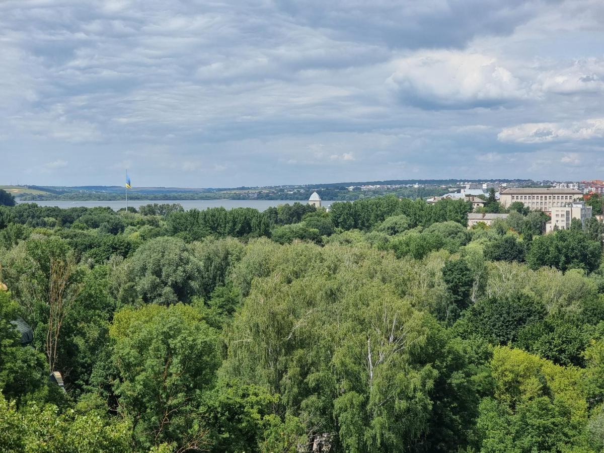 Світло Цілодобово Просторі Апартаменти Біля Гідропарку Топільче Ternopil Extérieur photo